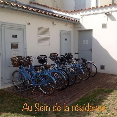 Eole, Idealement Situe Sur Le Port De St Martin De Re Saint-Martin-de-Ré Kültér fotó
